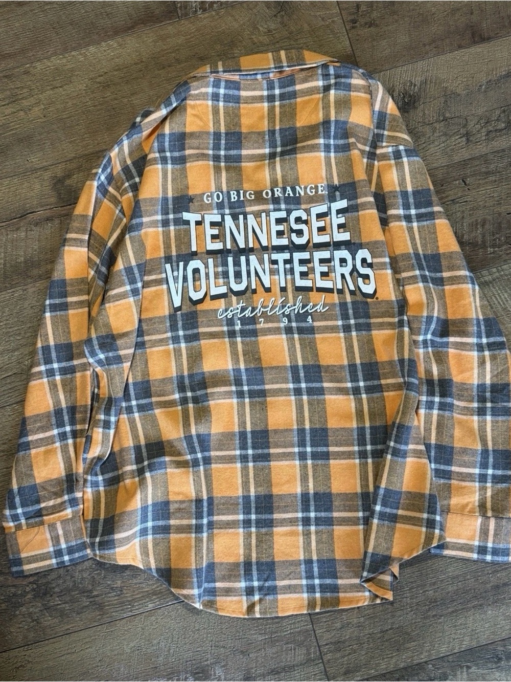 NWT Gameday Social Tennessee Volunteers Plaid Flannel Button Up LG
